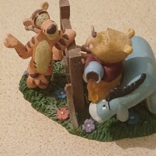 Simply pooh figurine tigger - pooh,