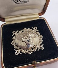 VINTAGE STYLE BROOCH ART NOUVEAU LADY SILVER TONE COSTUME JEWELLERY 