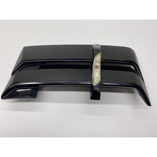 Vauxhall vxr8 side - side, wing