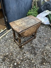 Vintage oak drop leaf coffee table with hinged leaves - Small side table