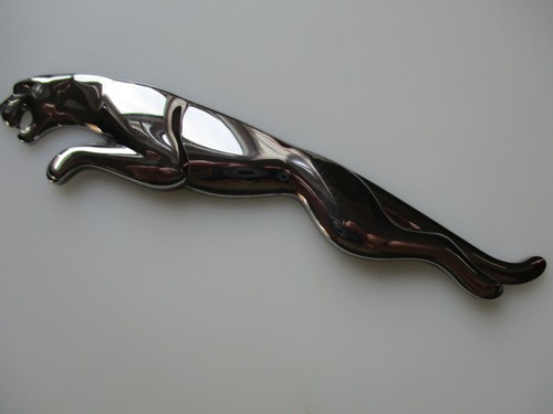 Jaguar rear badge - xe,