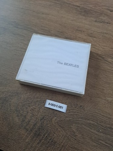 White album the beatles - white,