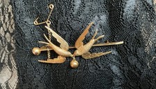 Victorian 9ct Gold 375 Swallow