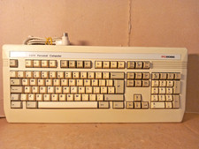 Amstrad 640k personal computer UK keyboard PC2086