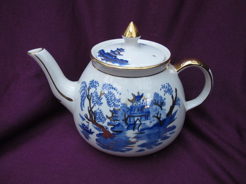 Largish retro gibson teapot - retro,