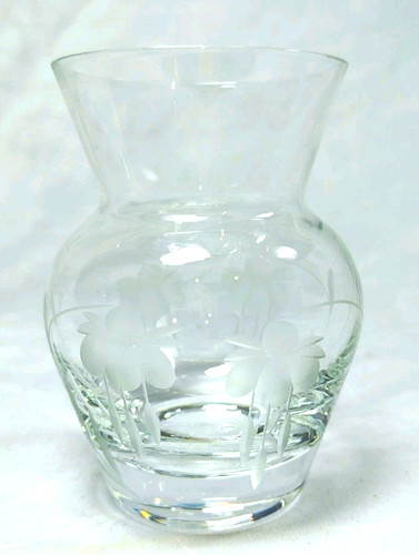 Small crystal vase fuchsia - small,