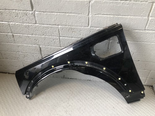 Discovery front wing near - 4,