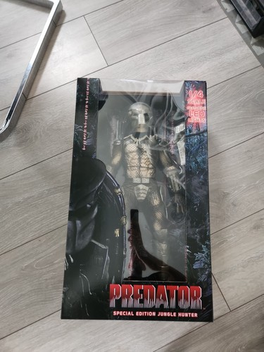 Genuine neca scale - genuine,