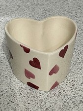 EMMA BRIDGEWATER HEART SHAPED RAMEKIN DISH DECORATED BY HAND PINK HEARTS 2004