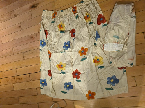 Vgc pair curtains 165cm - vgc, of