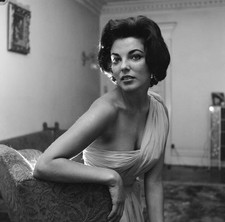 Joan Collins Glossy Photo 8.5"