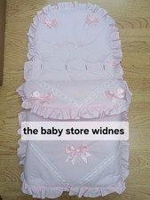 Babys  Cosytoes universal fit