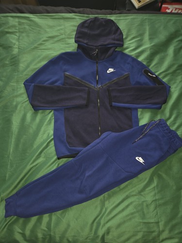 Navy blue nike tech fleece - blue,