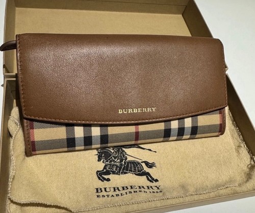 Burberry purse boxed - burberry,