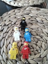 lego 5 spaceman minifigures