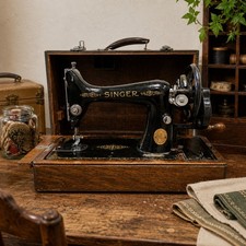 Vintage Singer 15K80 Hand