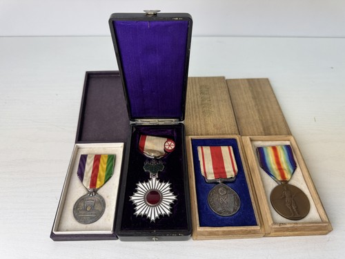 Y9489 kunsho military medals - kunsho,