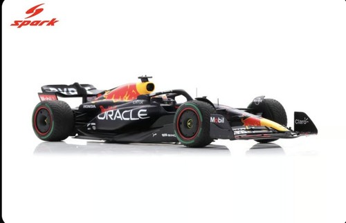Spark redbull rb18 - 1/18,