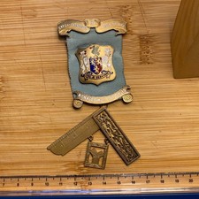 Masonic Past Master Engraved Hallmarked Silver Earl of Carnaveron Lodge (ref42)