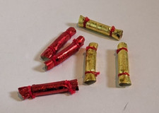 The Dolls House Emporium 1:12th Luxury Crackers 6 piece 2944