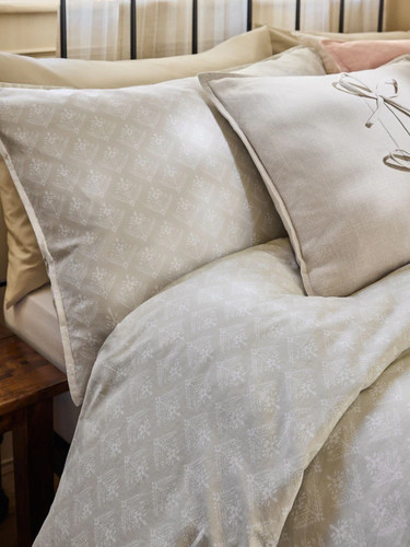 Laura ashley lady - ashley, linen