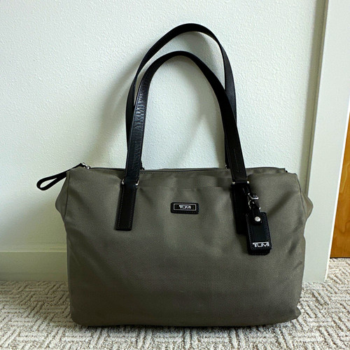 Tumi beige tote bag - tumi,
