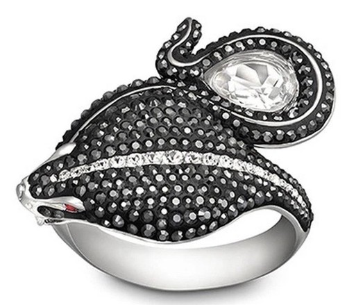 Swarovski skyfall james bond - swarovski,