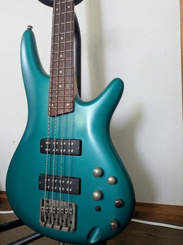 Ibanez sr300e electric bass - electric,