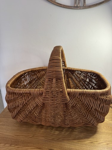 Vintage wicker shopping - vintage,