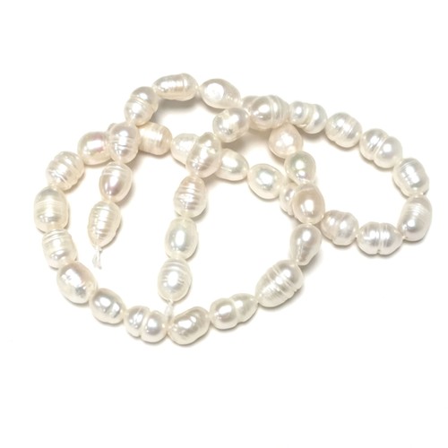 Pale cream freshwater pearl - cream,