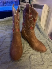 Ladies Brown With Red Flower