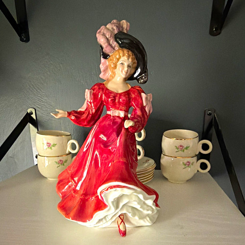Royal doulton patricia figure - doulton,
