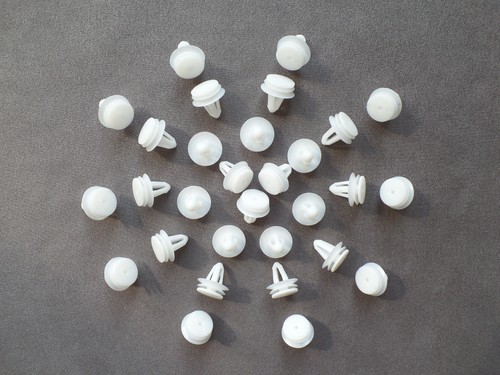 Pieces door trim clips - pieces,