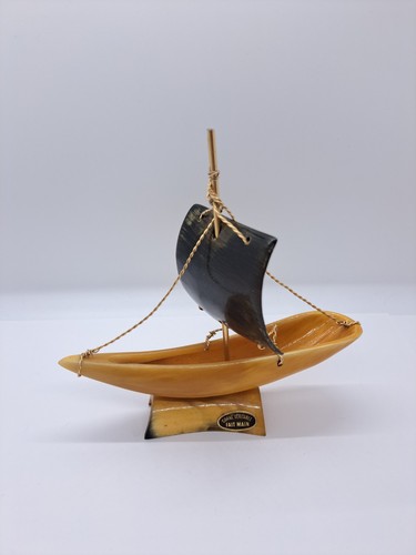 Single mast sail - boat, hand