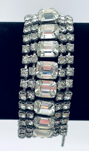 Vtg prong set row - row, clear