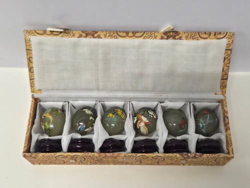 Chinese balancing jade eggs - balancing,
