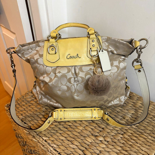 Coach signature monogram - signature,