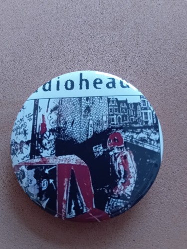 Radiohead button pin badges - radiohead,