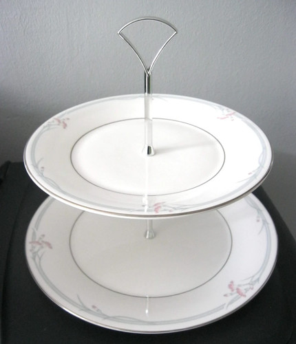 Royal doulton carnation tier - royal,