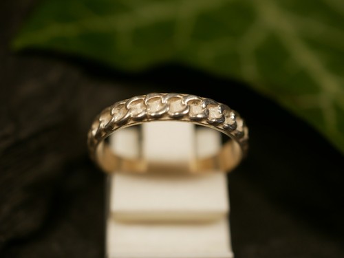 Great silver ring thin - thin, curb