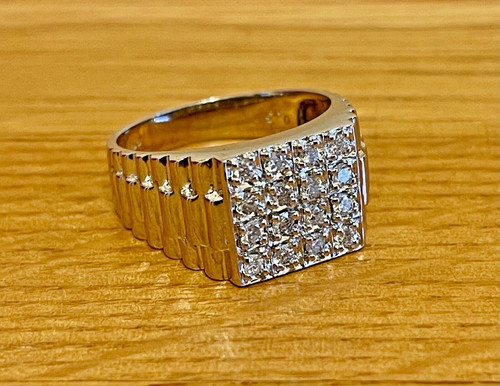 Superb 9ct white gold sixteen - white,