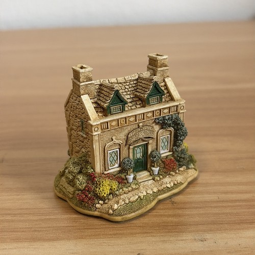 Lilliput lane pineapple spa - lilliput,