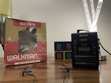 Sony WM-F2085 Walkman Radio Cassette Player Dolby Auto Reverse, boxed working