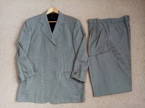 Gianni versace suit owned - gianni,