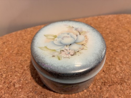 Blue floral lidded trinket - blue,