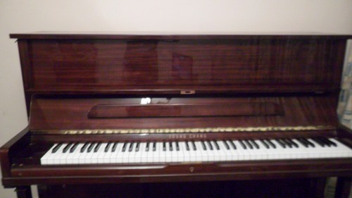 Young chang upright - young, piano