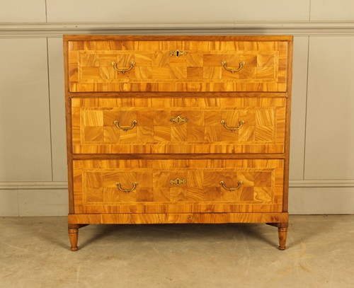 Early 19th century walnut - early, 19th‑century