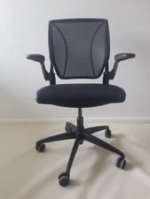 Humanscale Diffrient World Mesh Task Chair Black Fabric Seat Posture Different 2