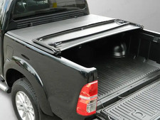 TRI-FOLD SOFT TONNEAU TRUCK