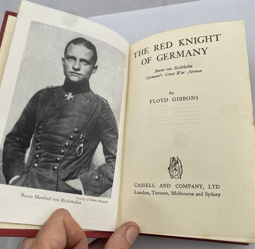 The red knight - red,
